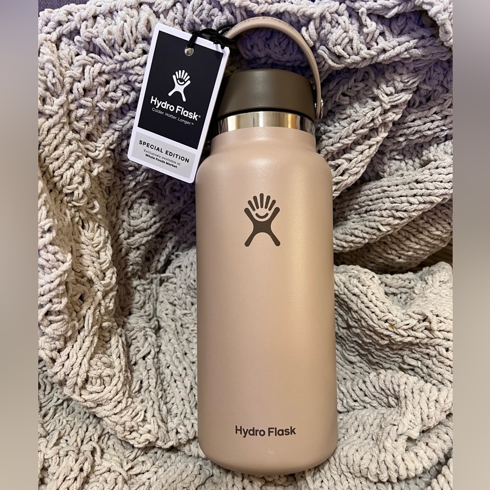 Hydro flask 32oz in TAPROOT